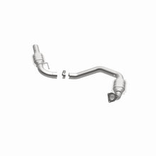 Load image into Gallery viewer, MagnaFlow Exhaust Products 447267 California CARB Direct-Fit Catalytic Converter for Select Chevrolet Express 2500, Chevrolet Express 3500, GMC Savana 2500, GMC Savana