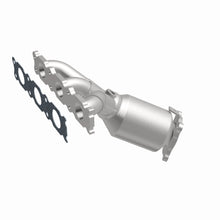 Load image into Gallery viewer, MagnaFlow Exhaust Products 52167 OEM Grade Manifold Catalytic Converter for Select Land Rover LR2