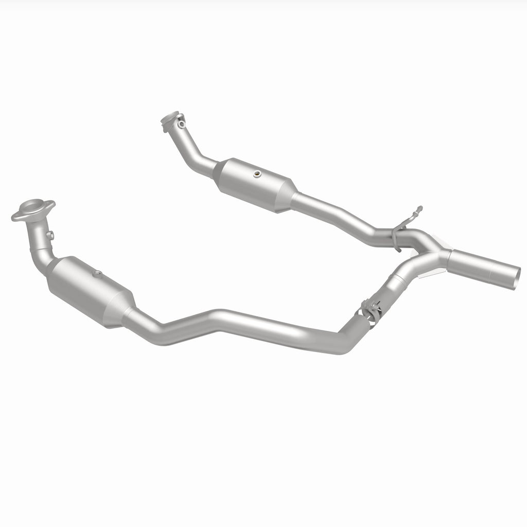 MagnaFlow Exhaust Products 280014 OEM Grade Direct-Fit Catalytic Converter for Select Ford E-350 Super Duty, Ford E-450 Super Duty