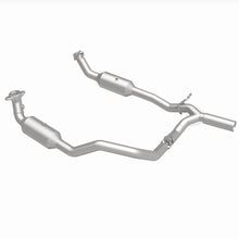 Load image into Gallery viewer, MagnaFlow Exhaust Products 280014 OEM Grade Direct-Fit Catalytic Converter for Select Ford E-350 Super Duty, Ford E-450 Super Duty