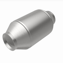 Load image into Gallery viewer, MagnaFlow Exhaust Products 333505 California CARB Universal Catalytic Converter for Select Dodge D100, Dodge D150, Dodge Ram 50, Isuzu Pickup, Isuzu Rodeo, Mazda B2000, Mazda B2200, Mazda B2600, Mitsubishi Mighty Max