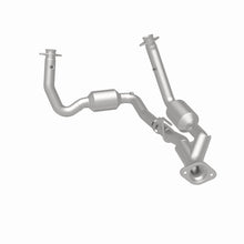 Load image into Gallery viewer, MagnaFlow Exhaust Products 5451709 California CARB Direct-Fit Catalytic Converter for Select Jeep Commander, Jeep Grand Cherokee
