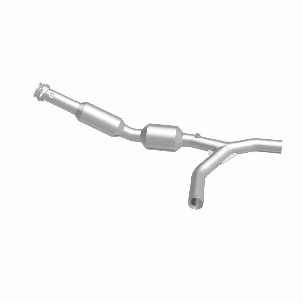 MagnaFlow Exhaust Products 5582310 California CARB Direct-Fit Catalytic Converter for Select Ford E-150, Ford E-250