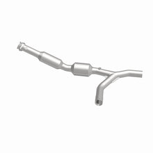 Load image into Gallery viewer, MagnaFlow Exhaust Products 5582310 California CARB Direct-Fit Catalytic Converter for Select Ford E-150, Ford E-250