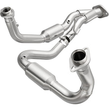 Load image into Gallery viewer, MagnaFlow Exhaust Products 4651686 California CARB Direct-Fit Catalytic Converter for Select Jeep Grand Cherokee