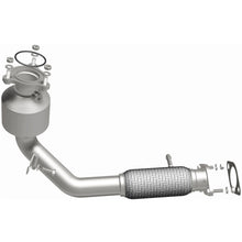 Load image into Gallery viewer, MagnaFlow Exhaust Products 5582941 California CARB Direct-Fit Catalytic Converter for Select Chevrolet Captiva Sport, Chevrolet Equinox, GMC Terrain