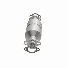 Load image into Gallery viewer, MagnaFlow Exhaust Products 3391242 California CARB Direct-Fit Catalytic Converter for Select Dodge Raider, Dodge Ram 50, Mitsubishi Mighty Max, Mitsubishi Montero
