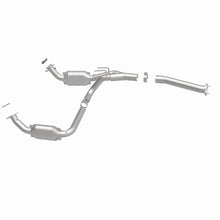 Load image into Gallery viewer, MagnaFlow Exhaust Products 4451211 California CARB Direct-Fit Catalytic Converter for Select Chevrolet Express 1500, Chevrolet Express 2500, GMC Savana 1500, GMC Savana