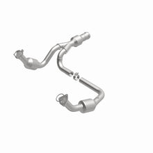 Load image into Gallery viewer, MagnaFlow Exhaust Products 52616 OEM Grade Direct-Fit Catalytic Converter for Select Cadillac Escalade, Cadillac Escalade ESV, Cadillac Escalade EXT, Chevrolet Silverado 1500, GMC Sierra 1500, GMC Yukon, GMC Yukon XL
