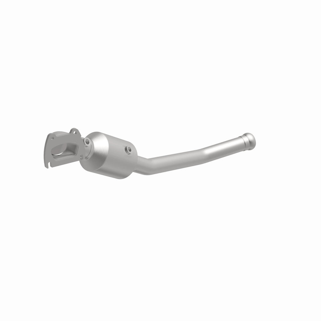 MagnaFlow Exhaust Products 21-251 OEM Grade Direct-Fit Catalytic Converter for Select Dodge Durango, Jeep Grand Cherokee