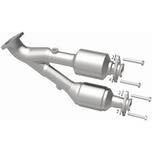 Load image into Gallery viewer, MagnaFlow Exhaust Products 93207 HM Grade Direct-Fit Catalytic Converter for Select Jeep Cherokee
