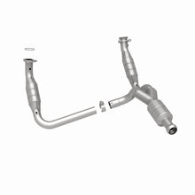 Load image into Gallery viewer, MagnaFlow Exhaust Products 5481578 California CARB Direct-Fit Catalytic Converter for Select Chevrolet Avalanche, Chevrolet Silverado 1500, Chevrolet Suburban 1500, Chevrolet Tahoe, GMC Sierra 1500, GMC Yukon, GMC Yukon XL