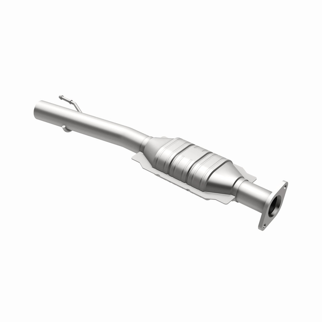 MagnaFlow Exhaust Products 49662 OEM Grade Direct-Fit Catalytic Converter for Select Ford Escape, Mazda Tribute, Mercury Mariner