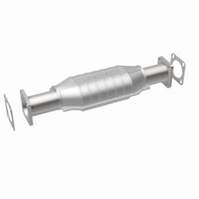 Load image into Gallery viewer, MagnaFlow Exhaust Products 3391657 California CARB Direct-Fit Catalytic Converter for Select Isuzu Pickup, Isuzu Rodeo, Isuzu Trooper