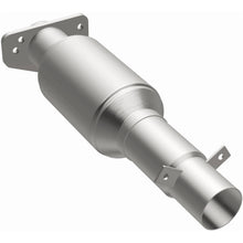 Load image into Gallery viewer, MagnaFlow Exhaust Products 3391486 California CARB Direct-Fit Catalytic Converter for Select Chevrolet S10, Chevrolet S10 Blazer, GMC Jimmy, GMC S15, GMC S15 Jimmy, GMC Sonoma, GMC Syclone, GMC Typhoon, Oldsmobile Bravada