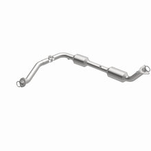 Load image into Gallery viewer, MagnaFlow Exhaust Products 5582629 California CARB Direct-Fit Catalytic Converter for Select Toyota Tundra