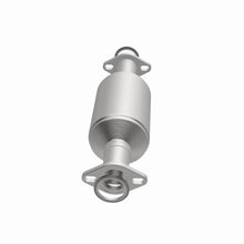 Load image into Gallery viewer, MagnaFlow Exhaust Products 3391884 California CARB Direct-Fit Catalytic Converter for Select Toyota 4Runner, Toyota Pickup