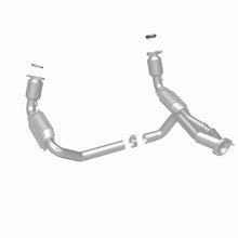 Load image into Gallery viewer, MagnaFlow Exhaust Products 447284 California CARB Direct-Fit Catalytic Converter for Select Chevrolet Silverado 1500, Chevrolet Tahoe, GMC Sierra 1500, GMC Yukon