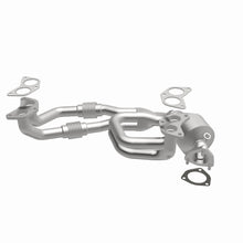Load image into Gallery viewer, MagnaFlow Exhaust Products 52305 OEM Grade Manifold Catalytic Converter for Select Saab 9-2X, Subaru Forester, Subaru Impreza, Subaru Legacy, Subaru Outback