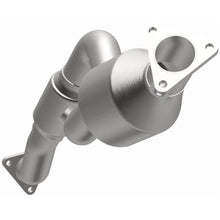Load image into Gallery viewer, MagnaFlow Exhaust Products 5582586 California CARB Direct-Fit Catalytic Converter for Select Audi Q7, Volkswagen Touareg
