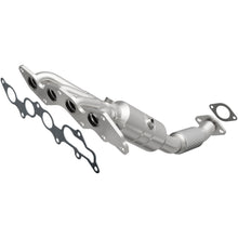 Load image into Gallery viewer, MagnaFlow Exhaust Products 5531139 California CARB Manifold Catalytic Converter for Select Ford Focus