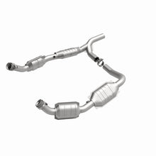 Load image into Gallery viewer, MagnaFlow Exhaust Products 51640 OEM Grade Direct-Fit Catalytic Converter for Select Ford E-150, Ford E-250