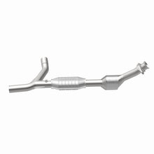 Load image into Gallery viewer, MagnaFlow Exhaust Products 447159 California CARB Direct-Fit Catalytic Converter for Select Ford E-150, Ford E-150 Club Wagon, Ford E-150 Econoline, Ford E-150 Econoline Club Wagon, Ford E-250, Ford E-250 Econoline
