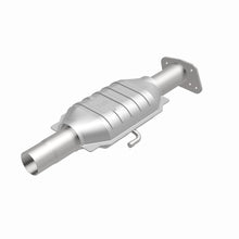 Load image into Gallery viewer, MagnaFlow Exhaust Products 3322456 California CARB Direct-Fit Catalytic Converter for Select Buick Commercial Chassis, Buick Roadmaster, Cadillac Brougham, Cadillac Commercial Chassis, Cadillac Fleetwood, Chevrolet Camaro, Chevrolet Caprice, Chevrolet El