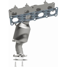 Load image into Gallery viewer, MagnaFlow Exhaust Products 5551158 California CARB Manifold Catalytic Converter for Select Jeep Cherokee