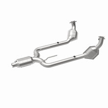 Load image into Gallery viewer, MagnaFlow Exhaust Products 441111 California CARB Direct-Fit Catalytic Converter for Select Ford Thunderbird, Mercury Cougar