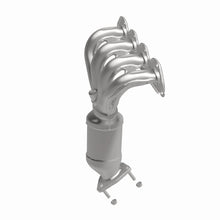 Load image into Gallery viewer, MagnaFlow Exhaust Products 5531062 California CARB Manifold Catalytic Converter for Select Chevrolet Aveo, Chevrolet Aveo5, Pontiac G3