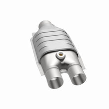 Load image into Gallery viewer, MagnaFlow Exhaust Products 3322037 California CARB Universal Catalytic Converter for Select Alfa Romeo 164, Alfa Romeo GTV-6, Alfa Romeo Milano, BMW 325i, BMW 325iX, BMW 325is, BMW 525iT, BMW 528e, BMW 528i, BMW 533i, BMW 535i, BMW 633CSi, BMW 635CSi,