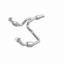 Load image into Gallery viewer, MagnaFlow Exhaust Products 52616 OEM Grade Direct-Fit Catalytic Converter for Select Cadillac Escalade, Cadillac Escalade ESV, Cadillac Escalade EXT, Chevrolet Silverado 1500, GMC Sierra 1500, GMC Yukon, GMC Yukon XL