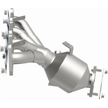 Load image into Gallery viewer, MagnaFlow Exhaust Products 6511994 California CARB Manifold Catalytic Converter for Select Hyundai Accent, Kia Rio