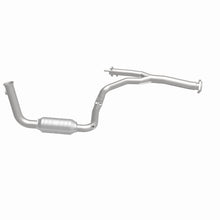 Load image into Gallery viewer, MagnaFlow Exhaust Products 93382 HM Grade Direct-Fit Catalytic Converter for Select Jeep Liberty
