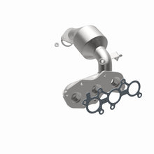 Load image into Gallery viewer, MagnaFlow Exhaust Products 5582822 California CARB Manifold Catalytic Converter for Select Toyota Sienna