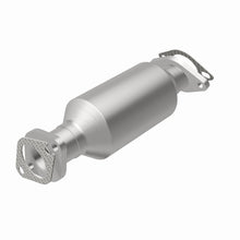 Load image into Gallery viewer, MagnaFlow Exhaust Products 5592863 California CARB Direct-Fit Catalytic Converter for Select Hyundai Santa Fe, Kia Sorento