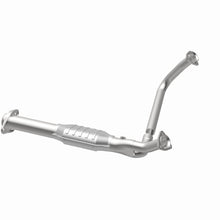 Load image into Gallery viewer, MagnaFlow Exhaust Products 3391482 California CARB Direct-Fit Catalytic Converter for Select Chevrolet G10, Chevrolet G20, Chevrolet G30, GMC G1500, GMC G2500, GMC G3500