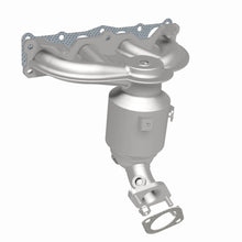 Load image into Gallery viewer, MagnaFlow Exhaust Products 5582998 California CARB Manifold Catalytic Converter for Select Hyundai Santa Fe, Kia Sorento