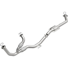Load image into Gallery viewer, MagnaFlow Exhaust Products 23751 HM Grade Direct-Fit Catalytic Converter for Select Toyota Sienna