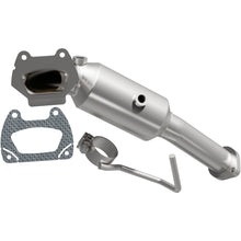 Load image into Gallery viewer, MagnaFlow Exhaust Products 21-030 OEM Grade Direct-Fit Catalytic Converter for Select Jeep Gladiator, Jeep Wrangler, Jeep Wrangler JK
