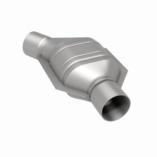 Load image into Gallery viewer, MagnaFlow Exhaust Products 447174 California CARB Universal Catalytic Converter for Select Dodge Dakota, Dodge Ram 1500, Dodge Ram 2500, Dodge Ram 3500, Ford Ranger, Jeep Cherokee, Mazda B3000, Mazda B4000