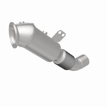 Load image into Gallery viewer, MagnaFlow Exhaust Products 280513 OEM Grade Direct-Fit Catalytic Converter for Select BMW 340i, BMW 340i GT xDrive, BMW 340i xDrive, BMW 440i, BMW 440i Gran Coupe, BMW 440i xDrive, BMW 440i xDrive Gran Coupe, BMW 540i, BMW 540i xDrive, BMW 640i xDrive