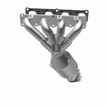 Load image into Gallery viewer, MagnaFlow Exhaust Products 5551158 California CARB Manifold Catalytic Converter for Select Jeep Cherokee