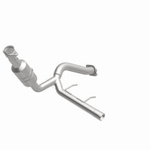 Load image into Gallery viewer, MagnaFlow Exhaust Products 52418 OEM Grade Direct-Fit Catalytic Converter for Select Ford Expedition, Ford F-150, Lincoln Navigator