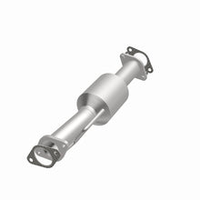 Load image into Gallery viewer, MagnaFlow Exhaust Products 5592579 California CARB Direct-Fit Catalytic Converter for Select Buick Enclave, Chevrolet Traverse, GMC Acadia, Saturn Outlook