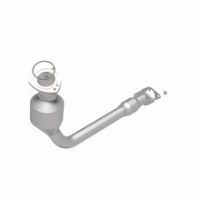 Load image into Gallery viewer, MagnaFlow Exhaust Products 5411907 California CARB Direct-Fit Catalytic Converter for Select Chevrolet Malibu, Pontiac G6, Saturn Aura