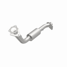 Load image into Gallery viewer, MagnaFlow Exhaust Products 3322470 California CARB Direct-Fit Catalytic Converter for Select Buick Commercial Chassis, Buick Roadmaster, Cadillac Commercial Chassis, Cadillac Fleetwood, Chevrolet Caprice, Chevrolet Impala