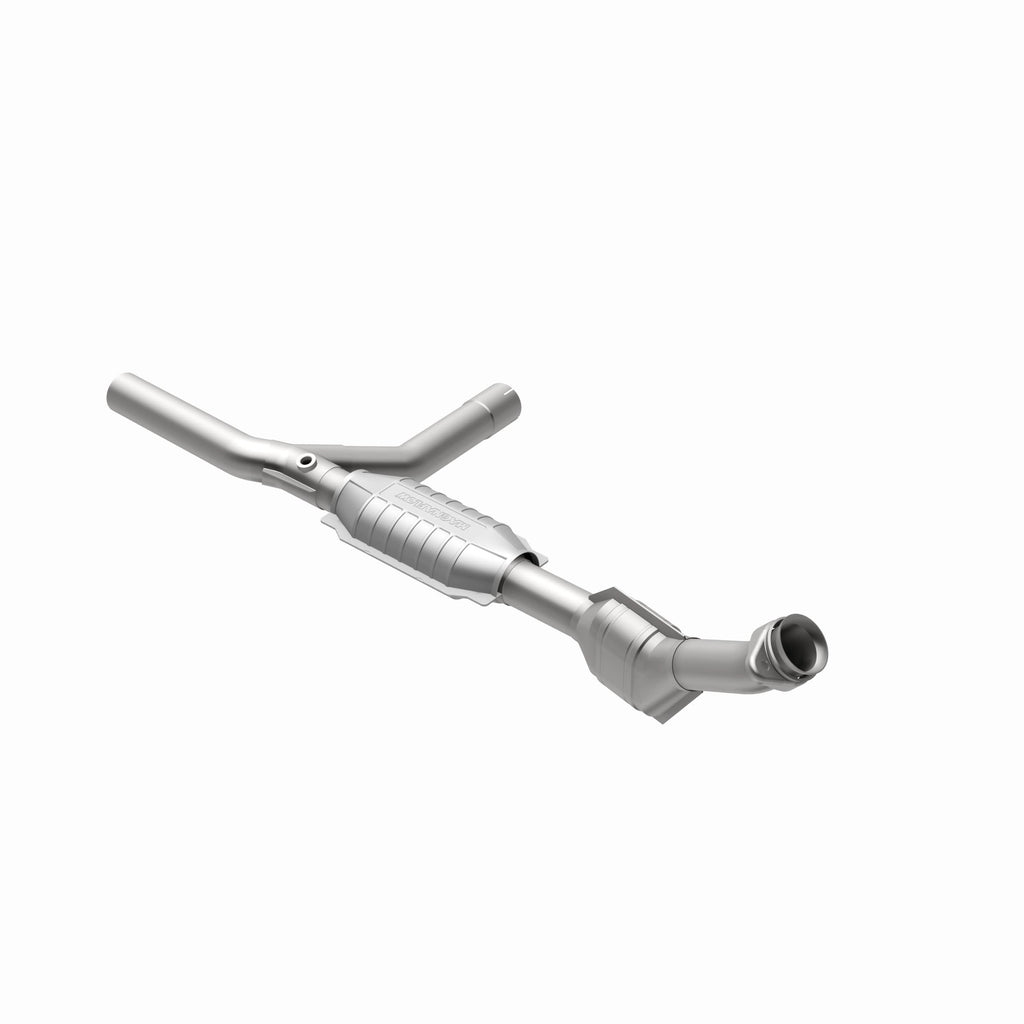 MagnaFlow Exhaust Products 447110 California CARB Direct-Fit Catalytic Converter for Select Ford E-150 Econoline, Ford E-150 Econoline Club Wagon