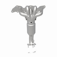 Load image into Gallery viewer, MagnaFlow Exhaust Products 5531382 California CARB Manifold Catalytic Converter for Select Ford Escape, Mazda Tribute, Mercury Mariner